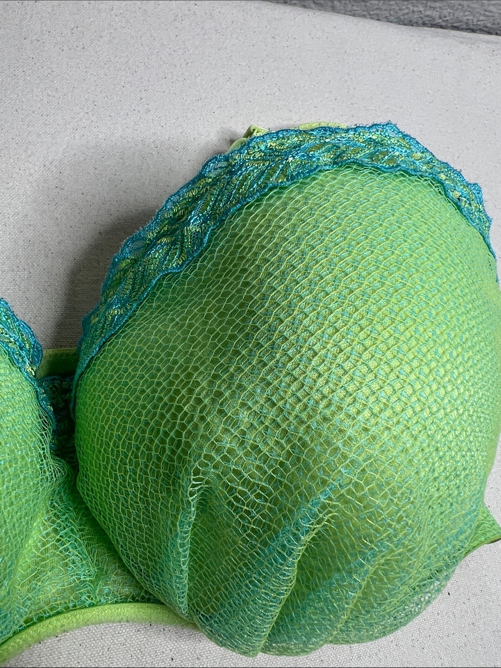 Cacique Lime Green Bra with Turquoise Lace Trim - Picture 2 of 5